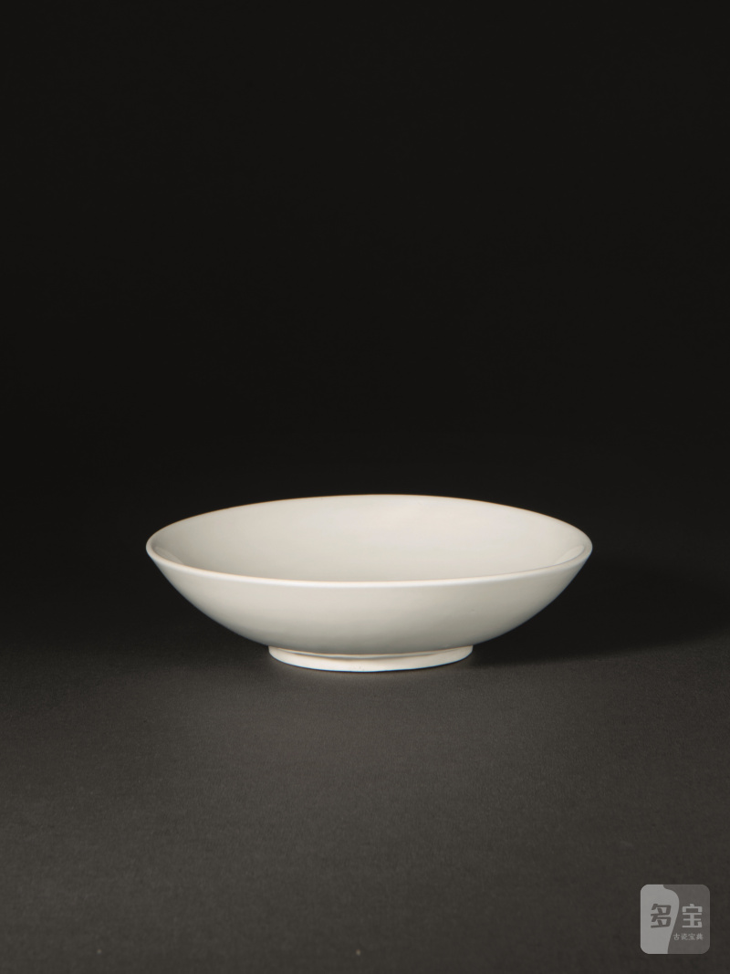 明 白釉茶碗